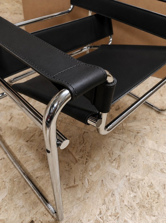 KNOLL Int. 2 Poltrone B3 WASSILY (NUOVE) acciaio inox e cuoio NERO, Pelle (foto 9 di 22)