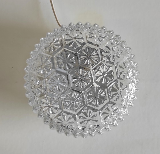 Image 1 of Lampada da soffitto o da parete con decorazioni floreali in vetro stampato - anni '70