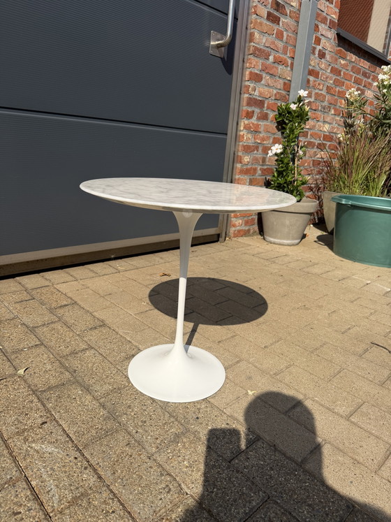 Image 1 of Knoll Tulip side table in Carrara Satin matte marble in NEW CONDITION!! Eero Saarinen