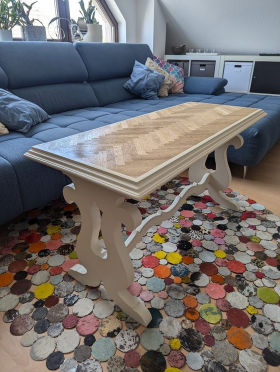 Image 1 of Pezzo unico realizzato a mano: tavolino da caffè con parquet in rovere a spina di pesce e curve eleganti