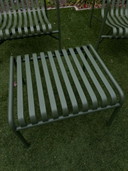 Set basso HAY Palissade – 2 poltrone + poggiapiedi – Oliva
