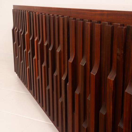 Luciano Frigerio Brutalist Padouk Hout Gaetano Dressoir voor Frigerio di Desio – Brass (photo 5 of 24)