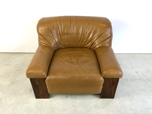 Sillón brutalista de cuero, años 60