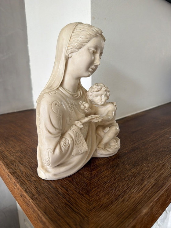 Image 1 of Vintage Madonna beeld met kind 