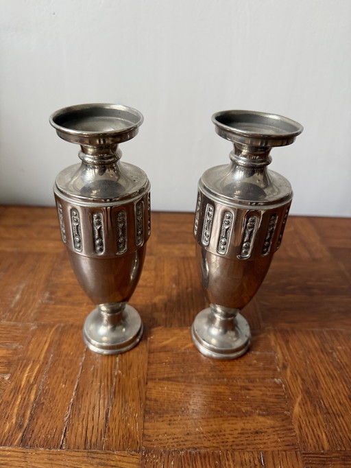 Paar versilberte Metallvasen/Urnen aus den 1920er/30er Jahren