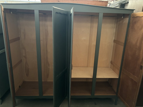 Image 1 of Brocante kledingkast 