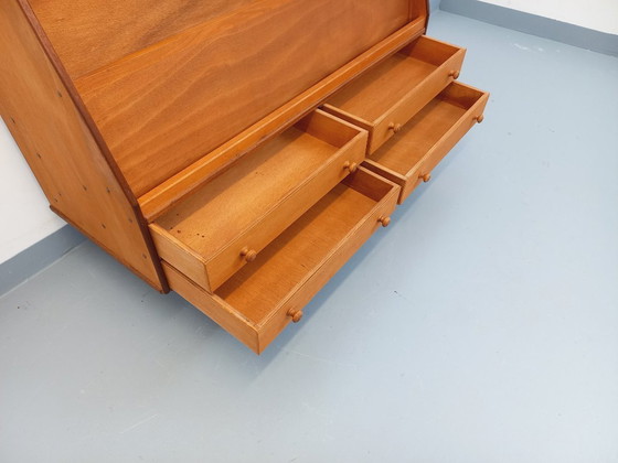 Image 1 of Vintage houten vitrinekast/boekenkast met lades uit de jaren 60.