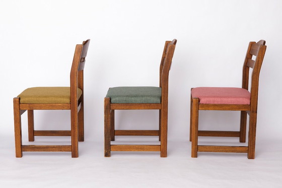 Image 1 of Set van 5 vintage eetkamerstoelen, jaren 60-70 | Kleurrijke gestoffeerde stoelen uit het midden van de vorige eeuw in gebeitst b