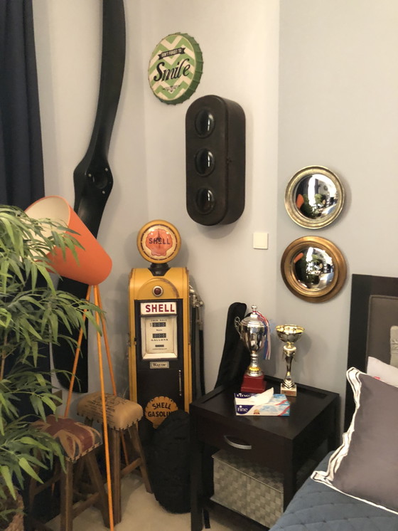 Image 1 of Armadio industriale a parete in metallo con finestre a oblò in vetro