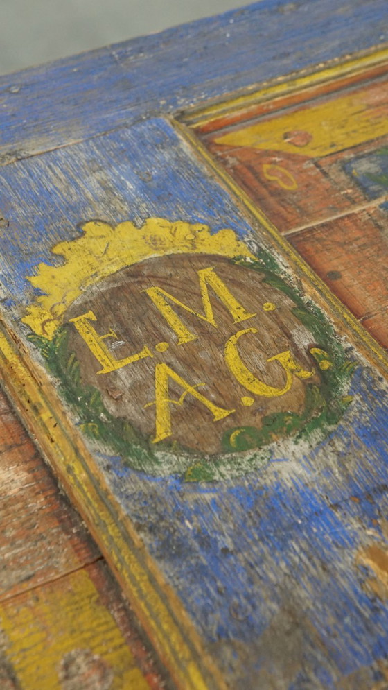 Image 1 of Le coffre de mariée/table basse antique peint à la main du 19e siècle