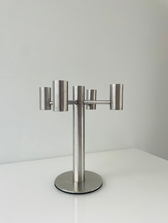 Image 1 of Candelabro de cinco brazos de acero inoxidable, diseño moderno.