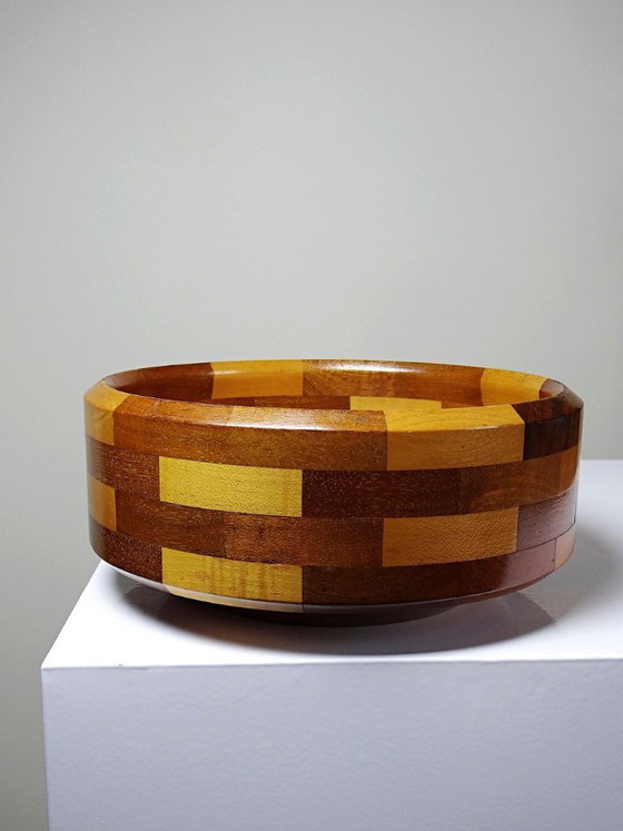 Image 1 of Fruttiera vintage in legno massello, assemblata, con design patchwork, risalente agli anni '70-'80.