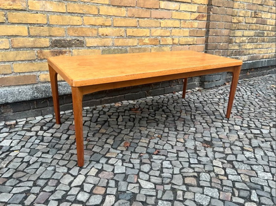 Image 1 of Tavolino da caffè danese in teak di metà secolo - Henning Kjærnulf per la fabbrica di mobili Vejle