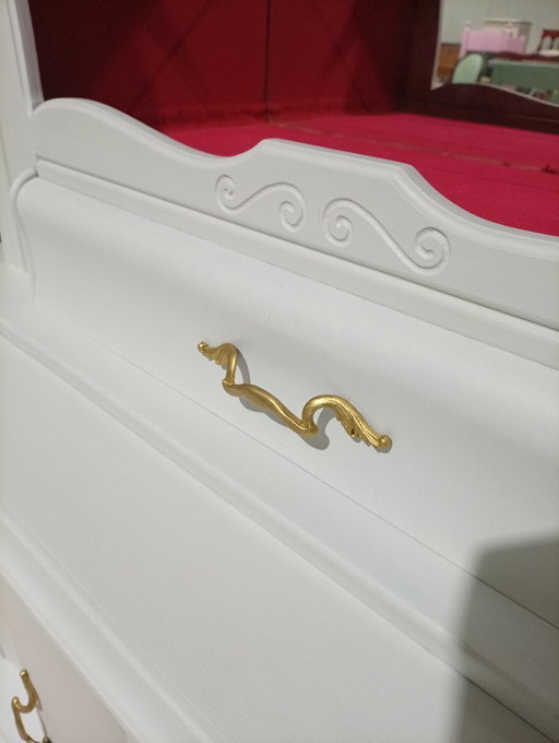 Mobiletto vintage con specchio