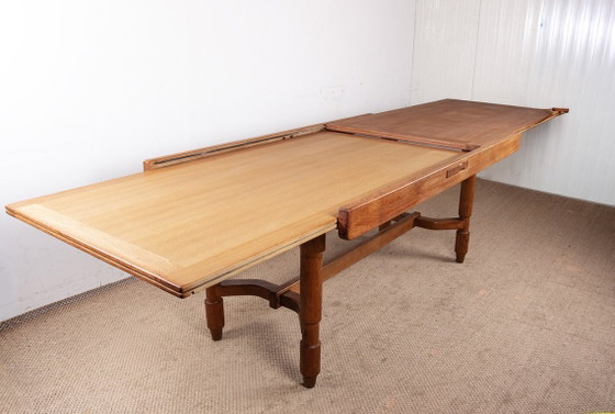 Image 1 of Très grande table de repas extensible, 320 cm, en chêne par Guillerme et Chambron pour Votre Maison 1960.