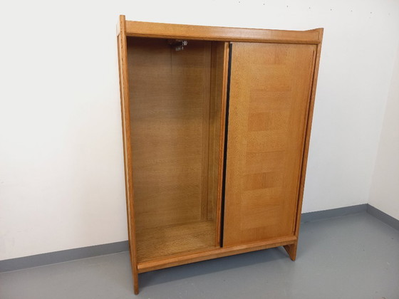 Image 1 of Guillerme et Chambron vintage massief eiken kast uit de jaren 60 en 70