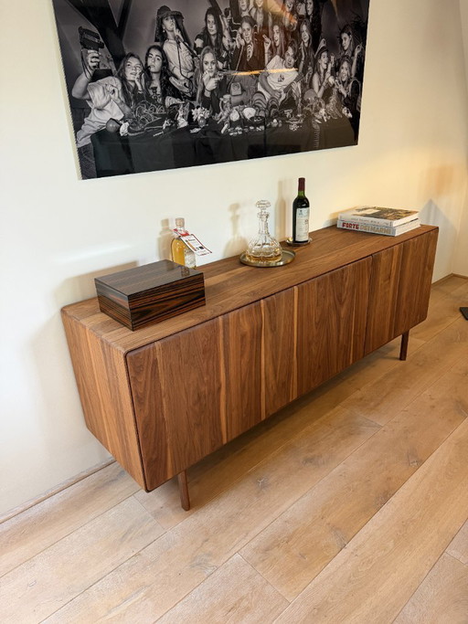 Rodam Kast — Notenhout