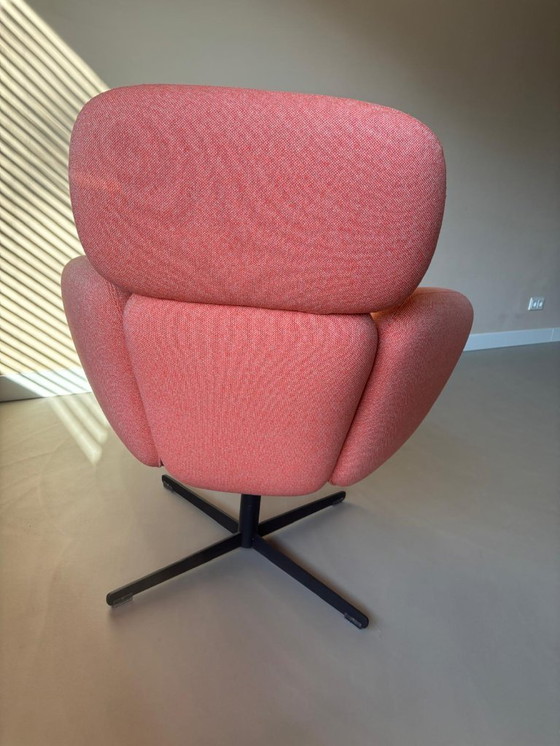 Image 1 of Fauteuil - Artifort - Dossier haut en laiton