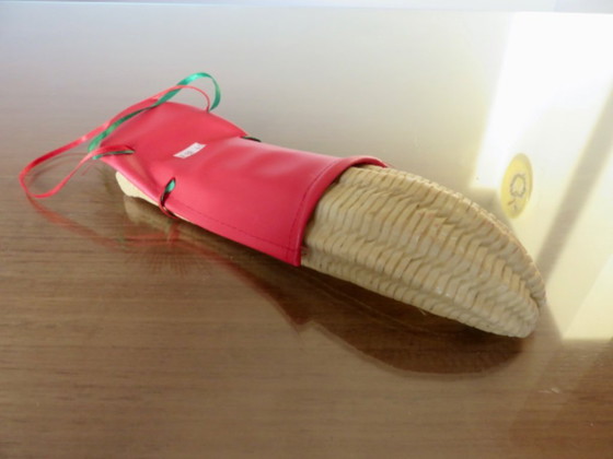 Image 1 of Pelota decorativa de resina, País Vasco, años 60-70.