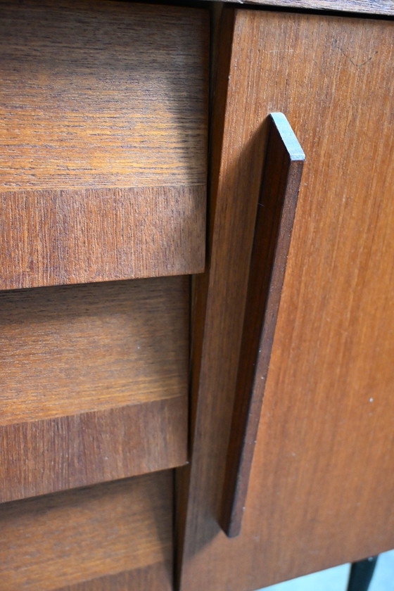 Image 1 of Teak Houten Kastje Jaren 50 Op Ranke Pootjes