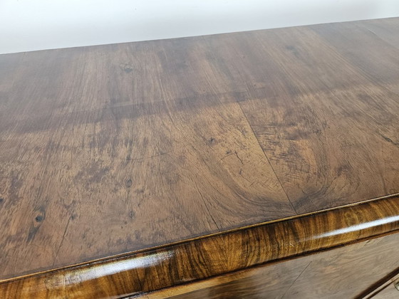 Buffet bas Art Déco en noyer à trois portes, années 1940 – Bois, Klassiek (photo 9 of 27)