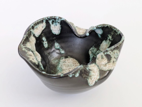 Image 1 of Bol vintage de style Vallauris, poterie de lave grasse du milieu du siècle, anthracite et vert mousse