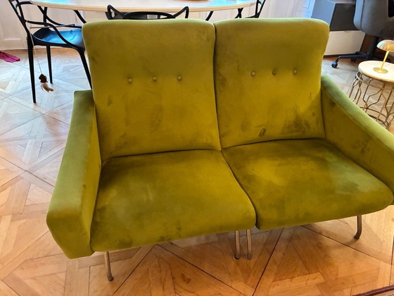 Par de sillones Joseph-André Motte para Steiner, Francia, década de 1950 – Terciopelo verde y latón – Brass (photo 6 of 7)