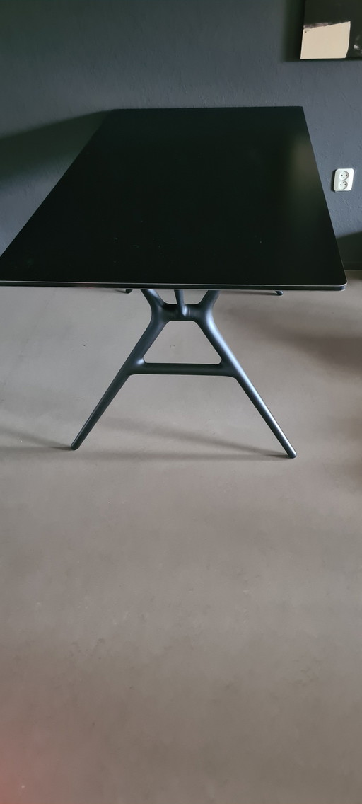 Desk/table Spoon by Kartell. Design Antonio Citterio