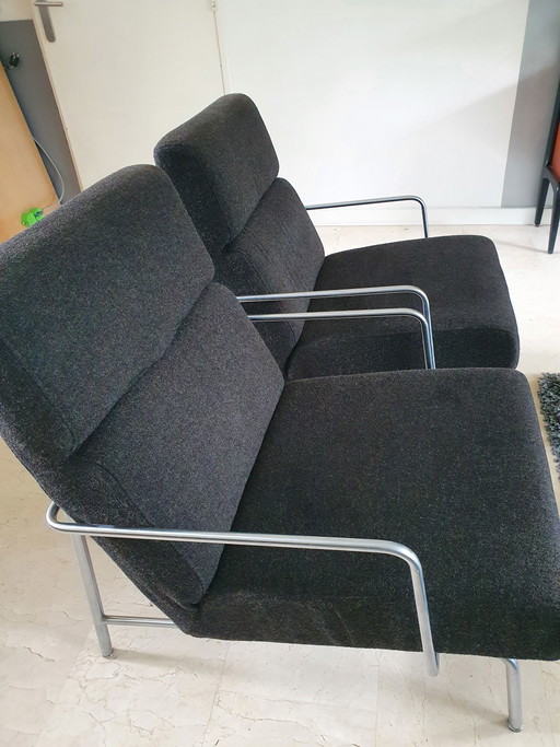 Poltrone di design Harvink modello Storm con tessuto Kvadrat