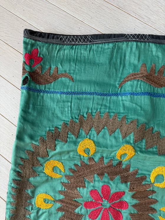 Image 1 of Coussin décoratif brodé vert style bohème Day Birger & Mikkelsen