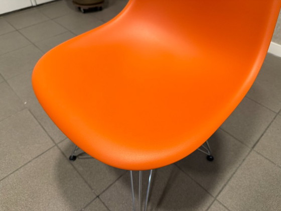 Vitra | Eames | DSR | Rusty orange | 4 pezzi – Sedie da pranzo, Plastica, Cromo (photo 6 of 10)