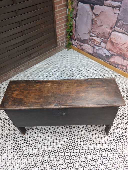 Coffre à couvertures ancien en chêne / XVIIe-XVIIIe siècle