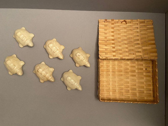 Image 1 of 6 tortugas de cerámica agrietada de OLTREFRONTIERA, origen asiático.