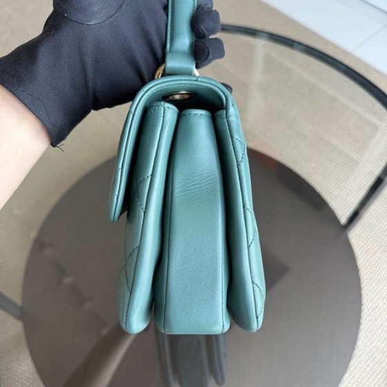 Image 1 of Chanel Trendy CC Small - Gewatteerd lamsleer, groen, goudkleurige hardware, serie 26