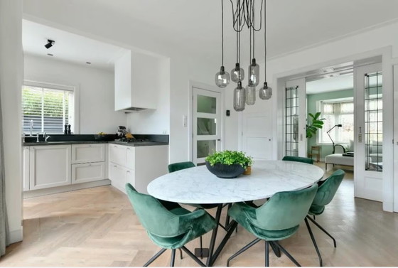 Image 1 of Mesa de comedor ovalada de mármol – Bianco Carrara – 220x120x2 cm