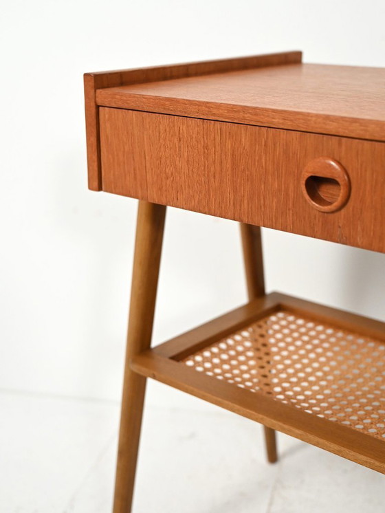 Image 1 of Coppia di comodini scandinavi in ​​teak con canna di Vienna