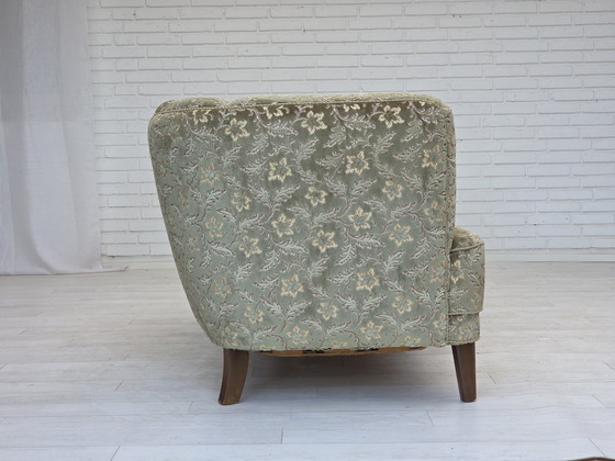 Image 1 of Divano danese a 3 posti curvo degli anni '60, velluto verde da arredamento, gambe in legno di faggio.