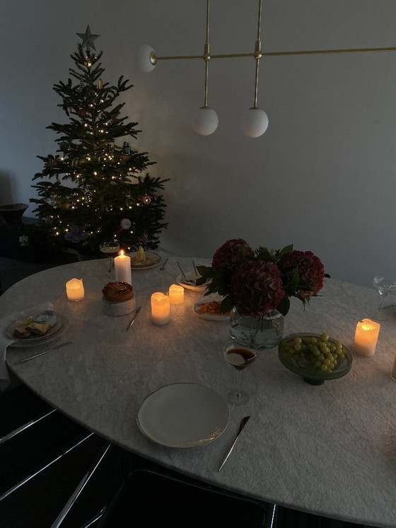 Image 1 of Beautiful marble dining table