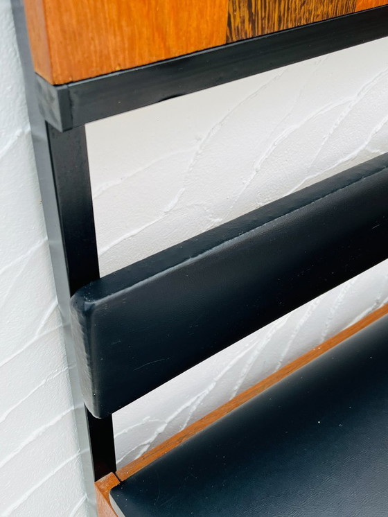 Image 1 of Vintage wandkast met opbergbankje uit de jaren 70.