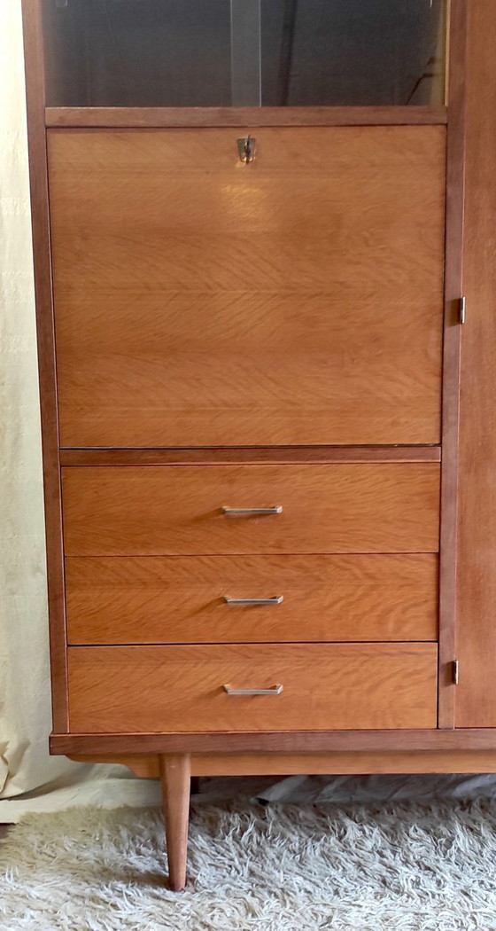 Image 1 of Kleiderschrank aus Massivholz und Eichenfurnier – Mitte des 20. Jahrhunderts