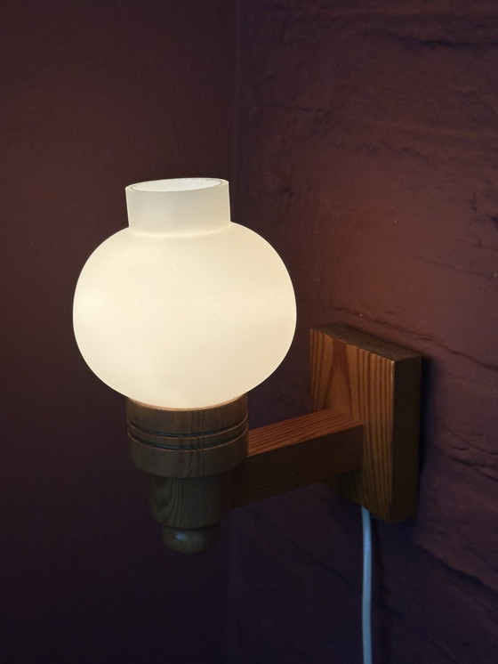 Image 1 of Lámpara de pared de madera de pino Aneta Suecia