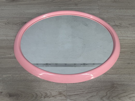 Image 1 of Miroir ovale à rosace des années 1970 - le charme à l'état pur !