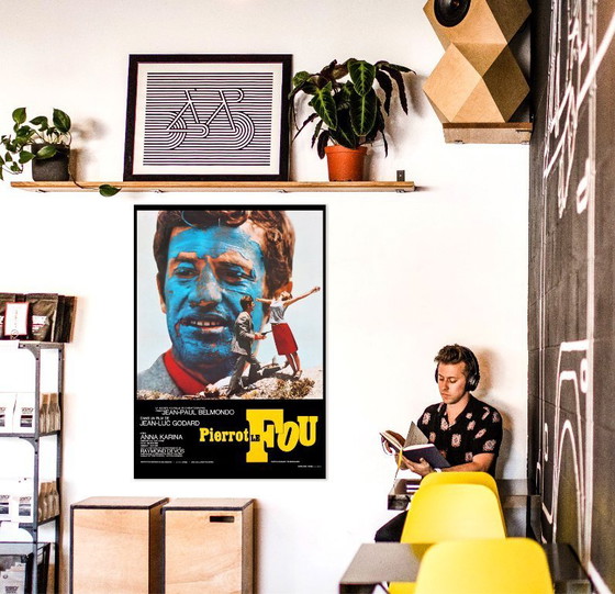 Image 1 of Pierrot le Fou, een iconische film van de Franse Nouvelle Vague, geregisseerd door Jean-Luc Godard - Poster 70 x 100 cm