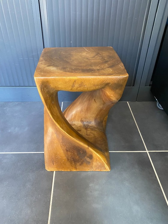 Kruk van massief, onbewerkt walnotenhout, uit één stuk gesneden, 1970 – Krukjes, Wood (photo 12 of 16)