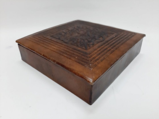 Image 1 of Portagioielli vintage in pelle di forma quadrata