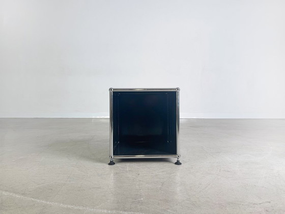 Image 1 of Tavolino originale USM Haller Tavolino da letto Tavolino in acciaio blu