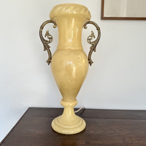 Image 1 of Lampe de table amphore vintage aspect albâtre – France, vers 1960-1970