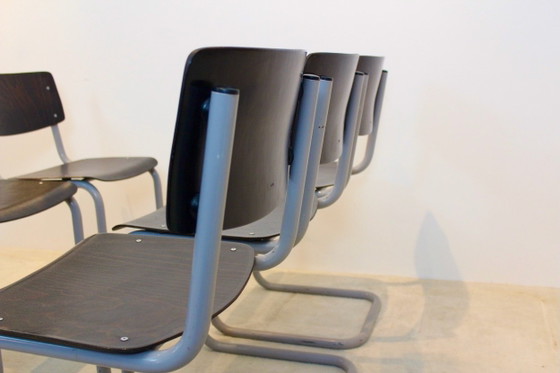 Juego de seis sillas cantilever modernistas holandesas, Gispen, Sillas auxiliares, Gris, Bauhaus (foto 2 de 5)