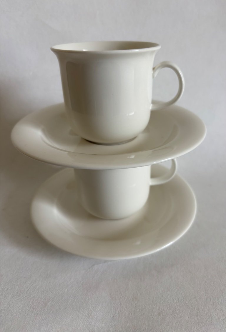 2 Arabia Finland Arctica Cups and Saucers | €25 | Whoppah