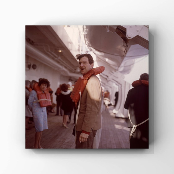 Image 1 of 1x Ramses Shaffy an Bord der Nieuw Amsterdam, 1965